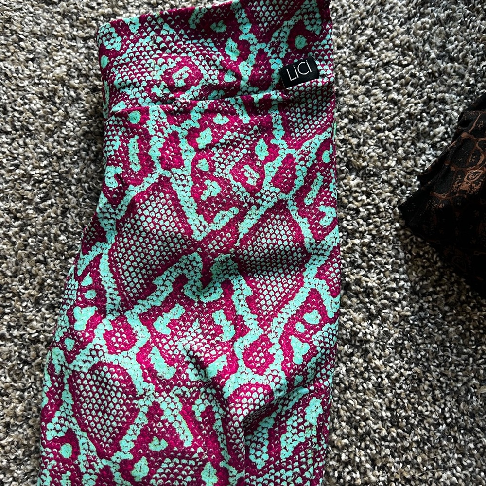 LiCi Fit Scrunch Legging